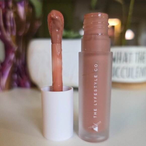 The Lyfestyle Co Nourishing Dewy Bliss Tint in Blush - Picture 2 of 2